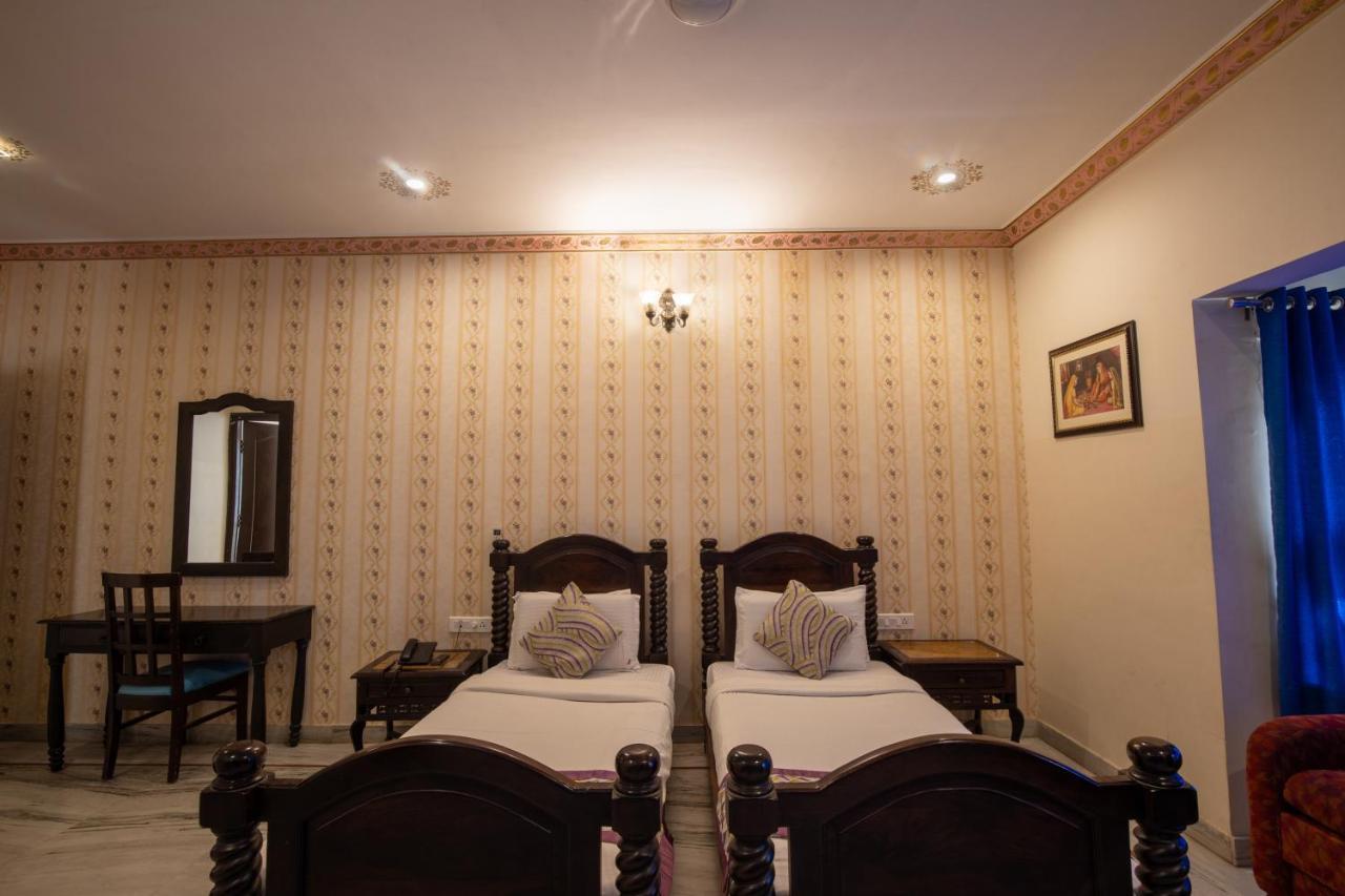 Hotel Royal Pratap Niwas Udaipur Ngoại thất bức ảnh