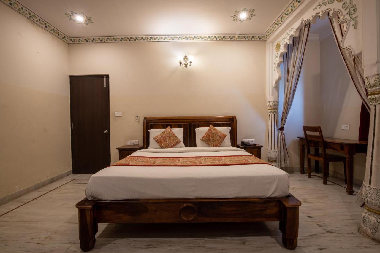 Hotel Royal Pratap Niwas Udaipur Ngoại thất bức ảnh