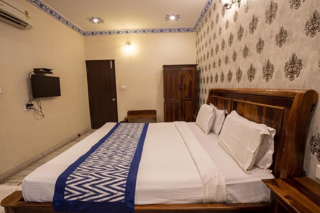 Hotel Royal Pratap Niwas Udaipur Ngoại thất bức ảnh