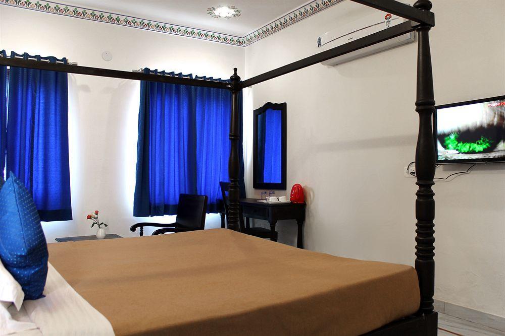 Hotel Royal Pratap Niwas Udaipur Ngoại thất bức ảnh